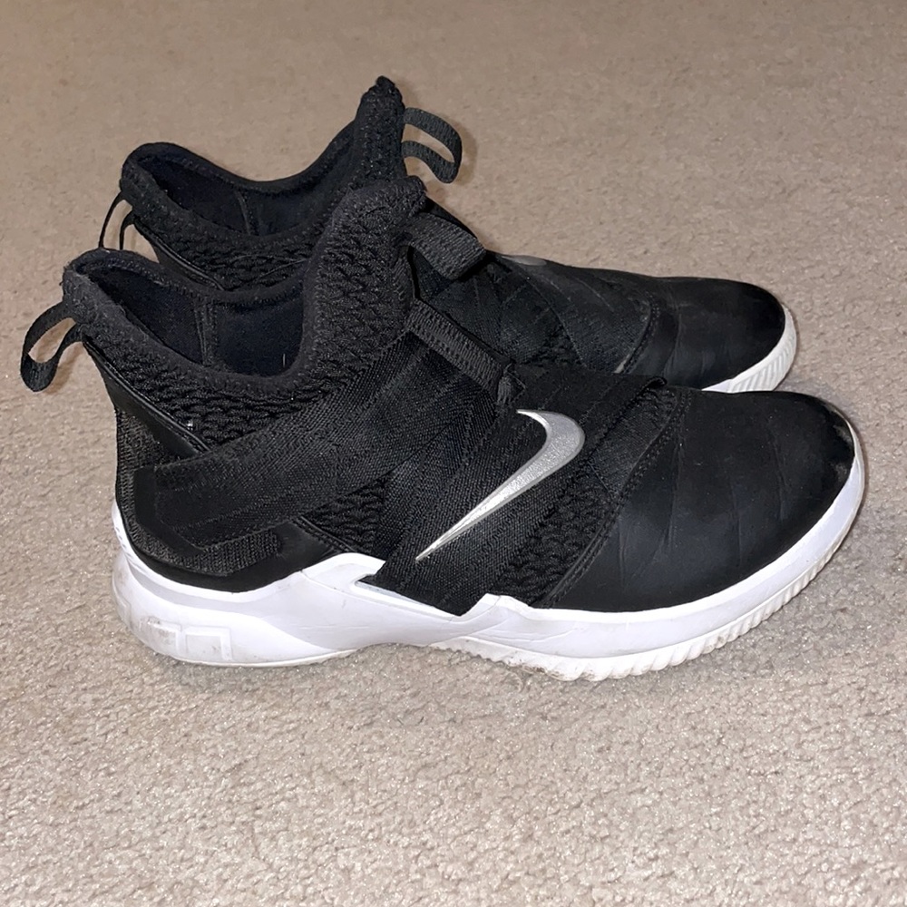 LeBron Zoom Soldier Nike basketball court shoes sz 7.